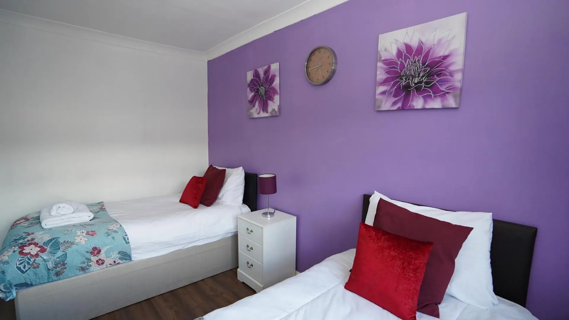 59A Comfortable 3 Bedroom Home, Sleeps 6 By Easy 2 Manage Cranford 0*,