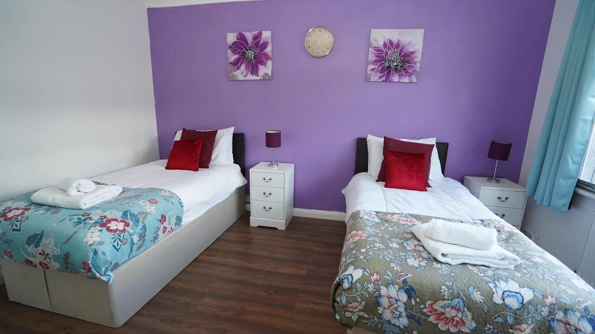 59A Comfortable 3 Bedroom Home, Sleeps 6 By Easy 2 Manage Cranford Großbritannien