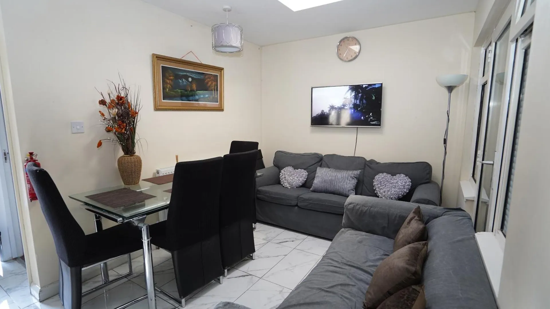 59A Comfortable 3 Bedroom Home, Sleeps 6 By Easy 2 Manage Cranford
