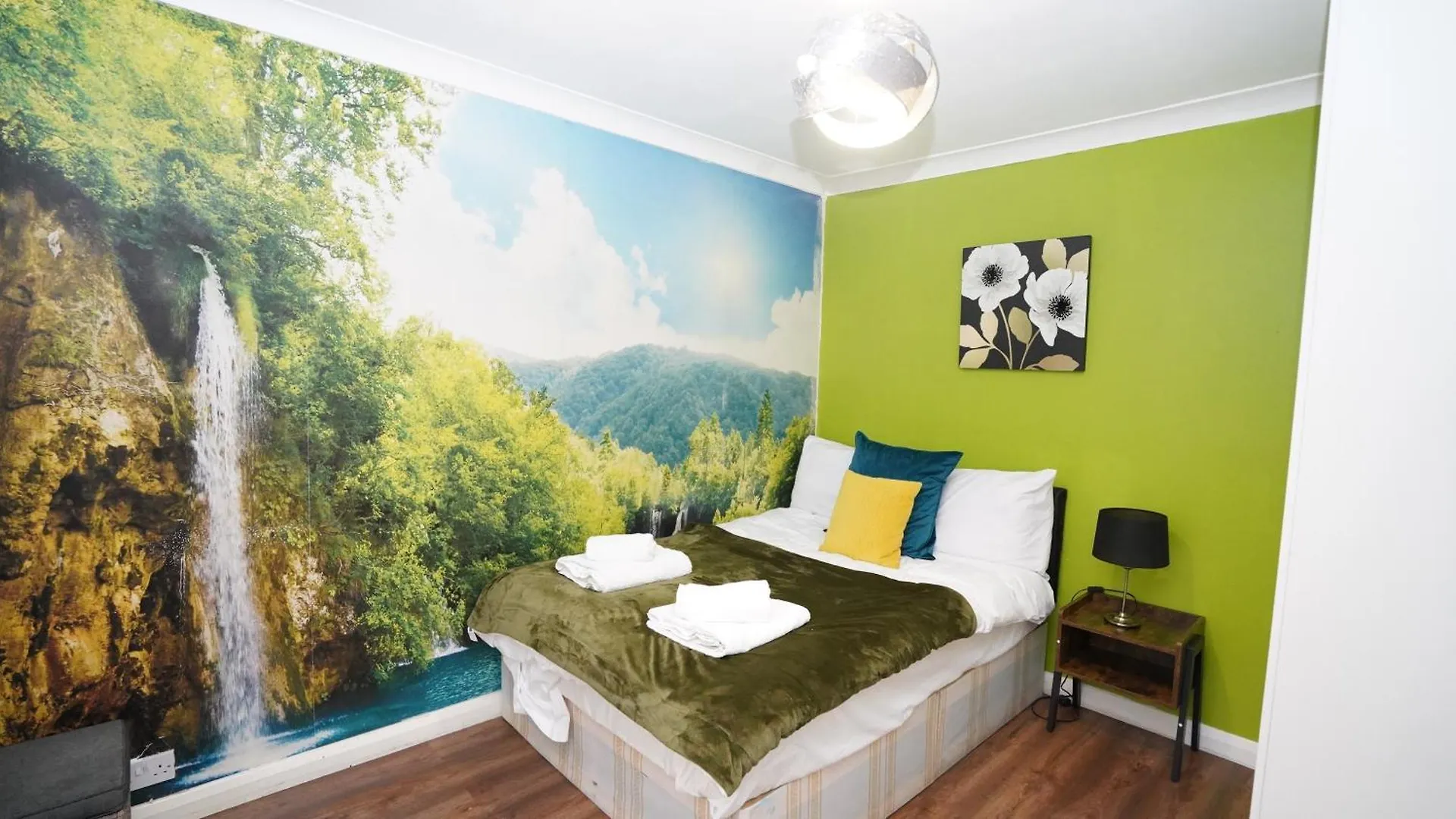 59A Comfortable 3 Bedroom Home, Sleeps 6 By Easy 2 Manage Cranford Ferienhaus
